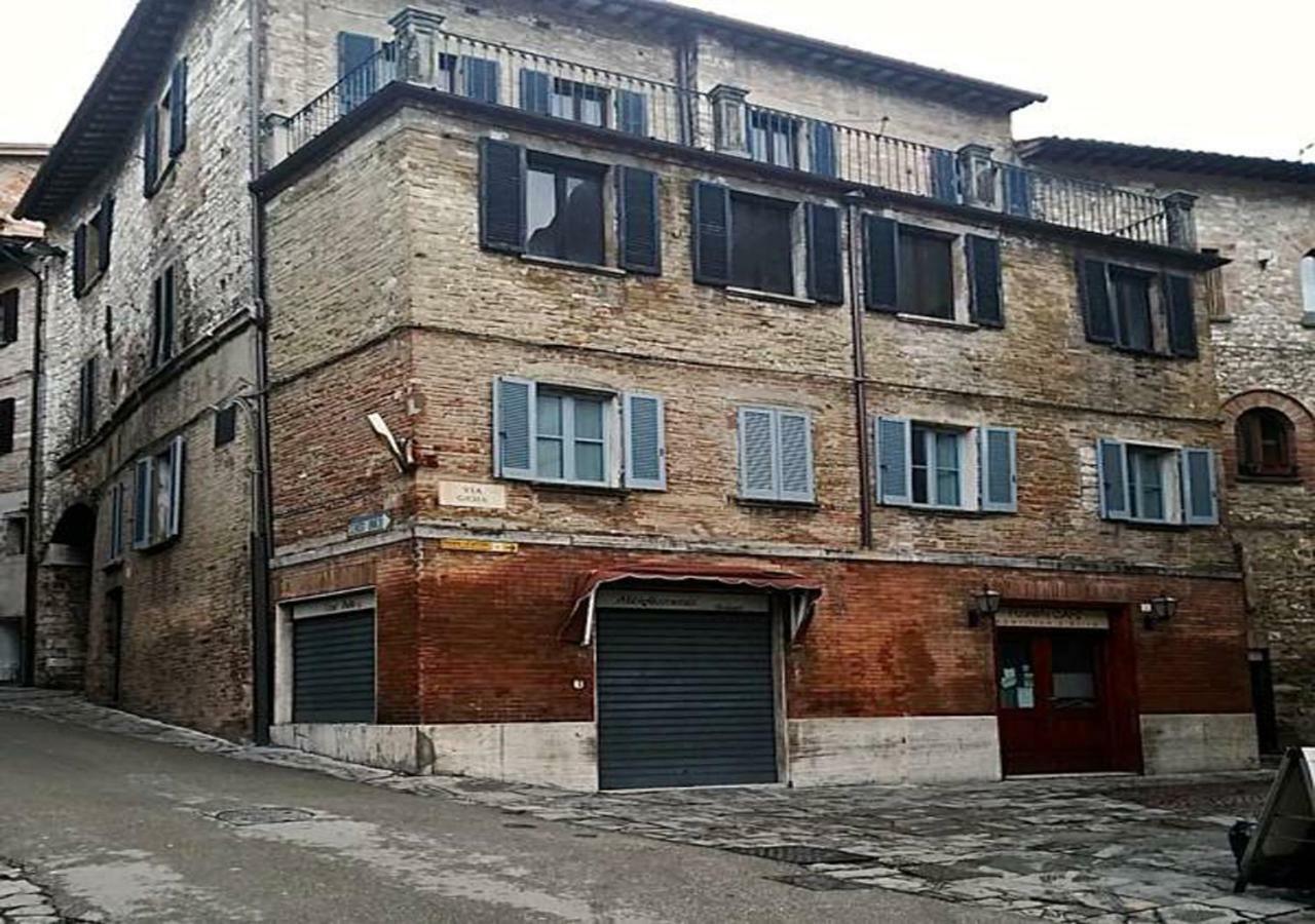 Affittacamere In Centro Gubbio Luaran gambar