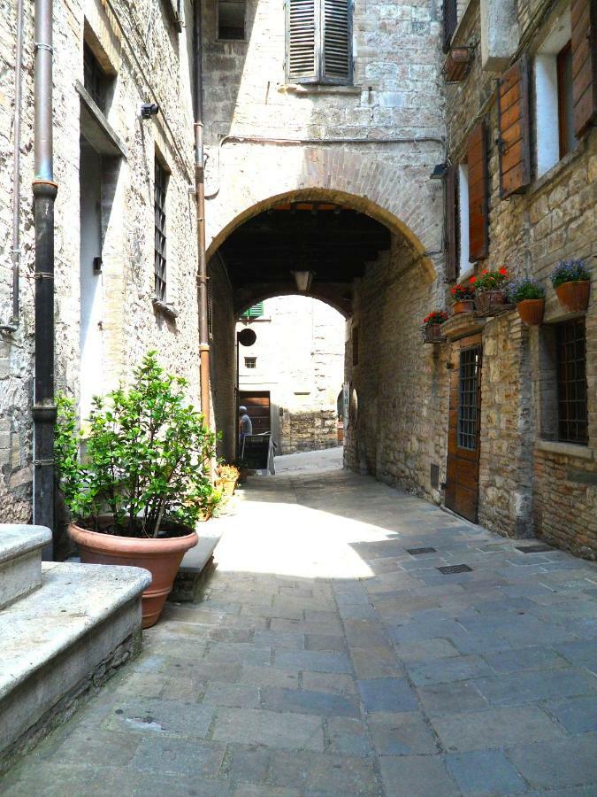 Affittacamere In Centro Gubbio Luaran gambar